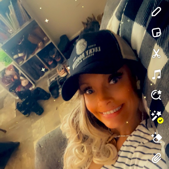 Meet your Posher, Nola - Picture 3 of 6